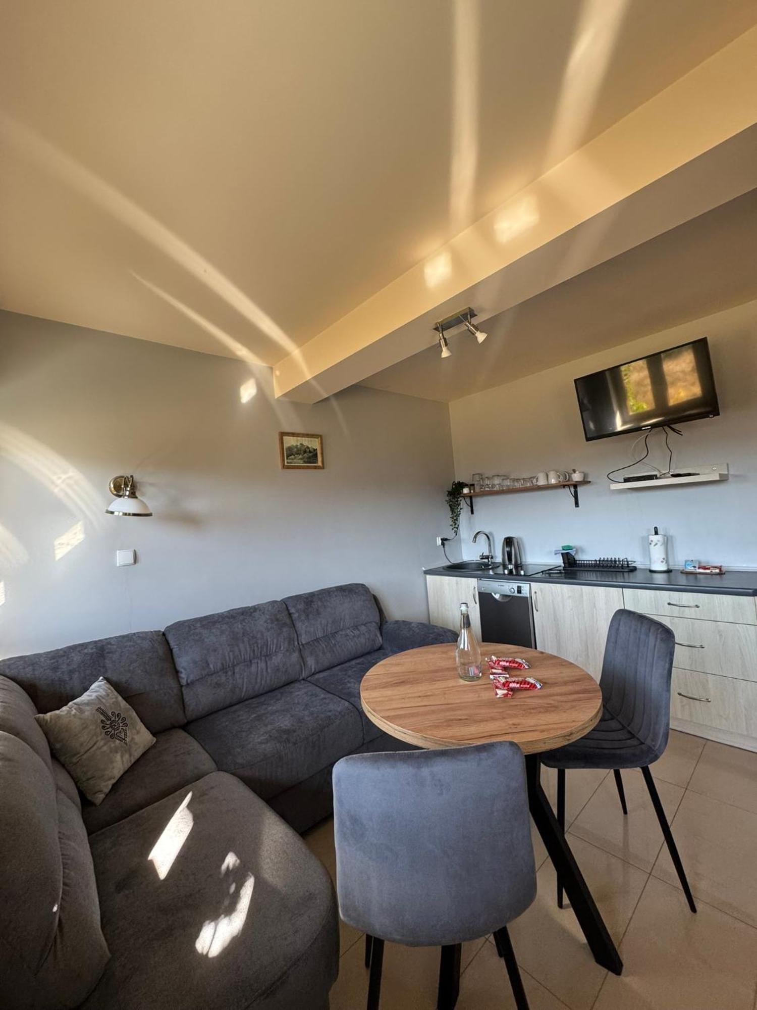 Chrycowka - Jacuzzi, Basen, Sauna Apartmán